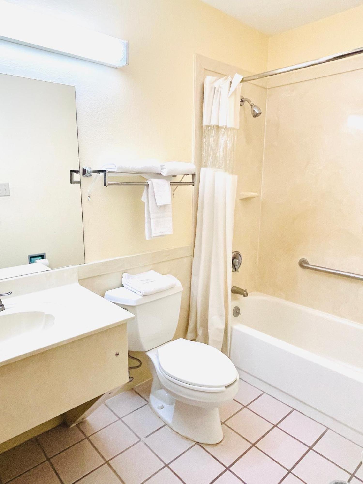 Western Inn Express Hazlehurst Экстерьер фото
